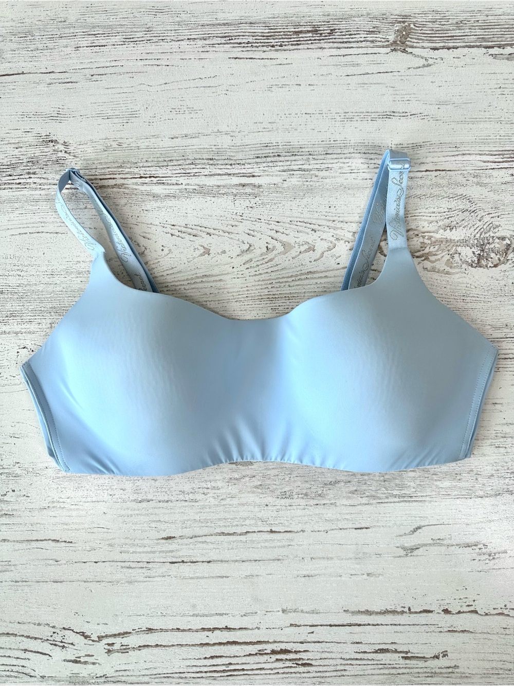 VICTORIA’S SECRET Lined Wireless Multi-way Balconette Bra 38D Baby Blue